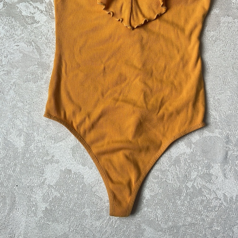 Wilfred Ribbed Ruffle Bodysuit - Picture 3 of 12